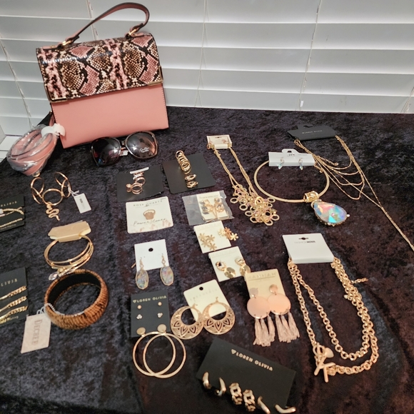 Dune London Crossbody & Jewelry Bundle - Picture 1 of 7